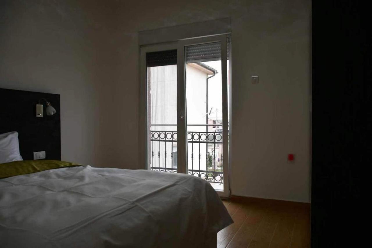 Asuka Apartmani 飞鸟客 Surčin Exteriör bild