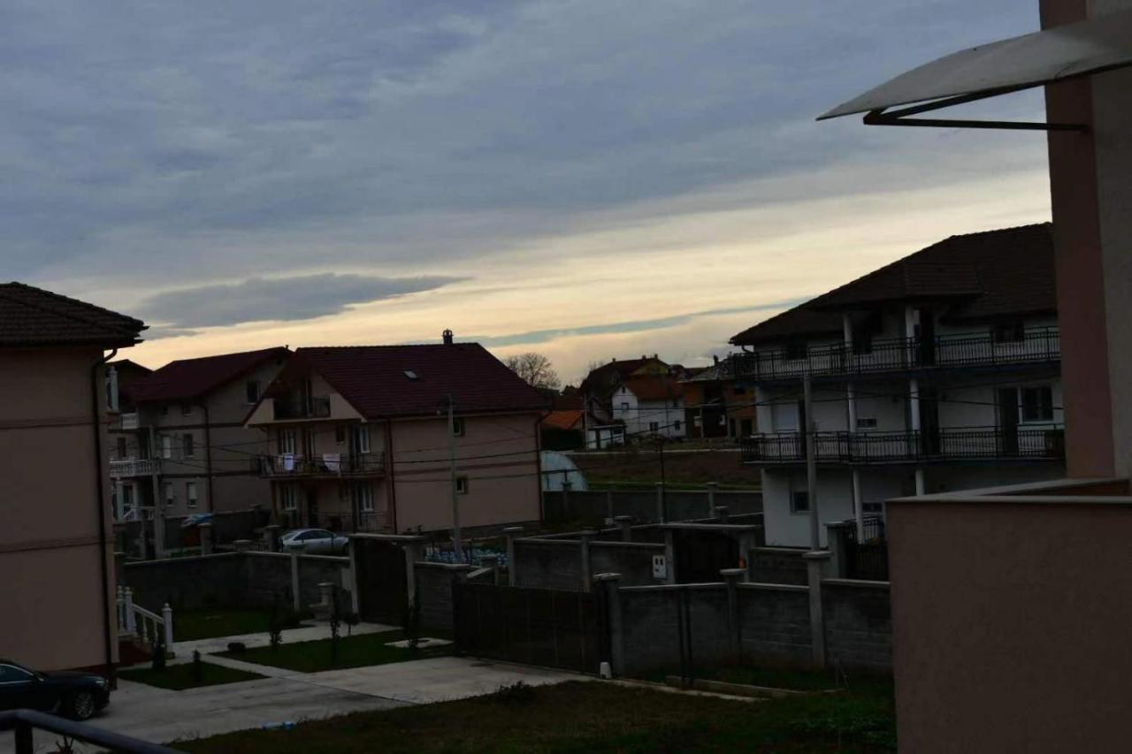 Asuka Apartmani 飞鸟客 Surčin Exteriör bild