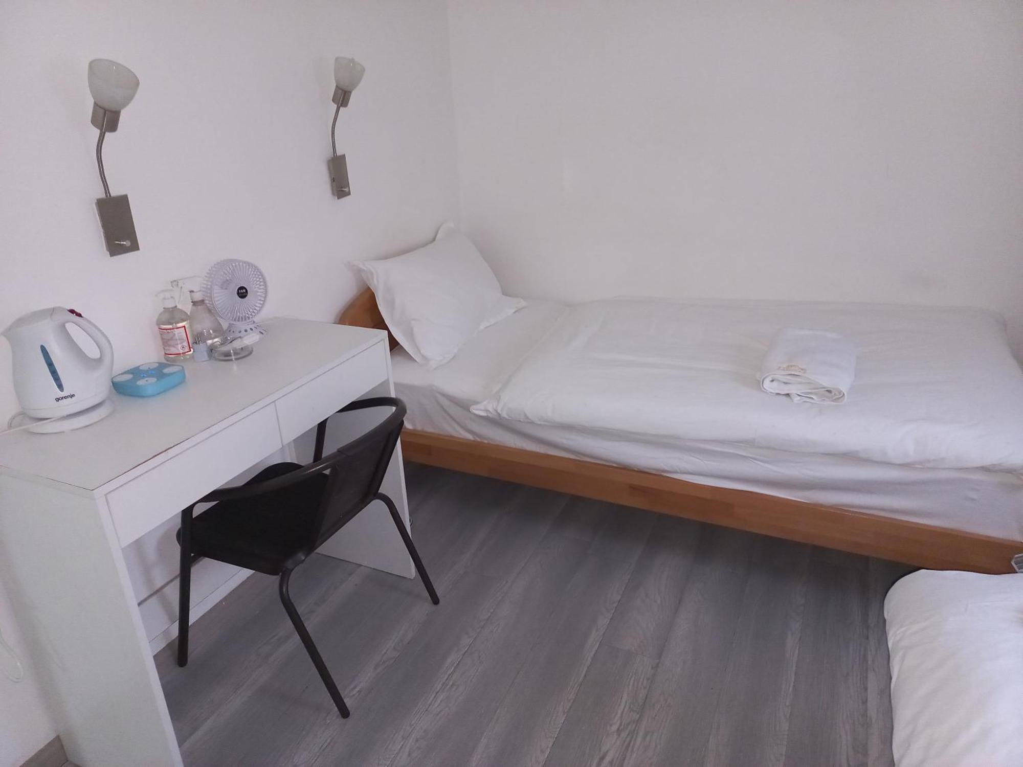 Asuka Apartmani 飞鸟客 Surčin Rum bild